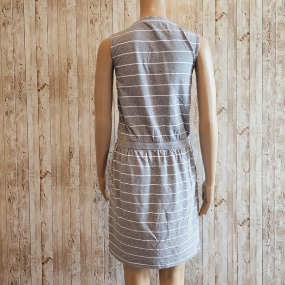 Women's dress - Picture 5 of 6